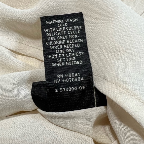 Lane Bryant Sheer Cream Pleated Blouse size 22/24 - Picture 12 of 16